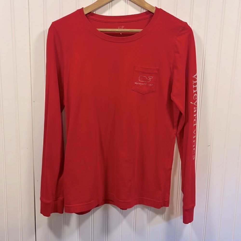 Vineyard Vines red graphic long sleeve shirt